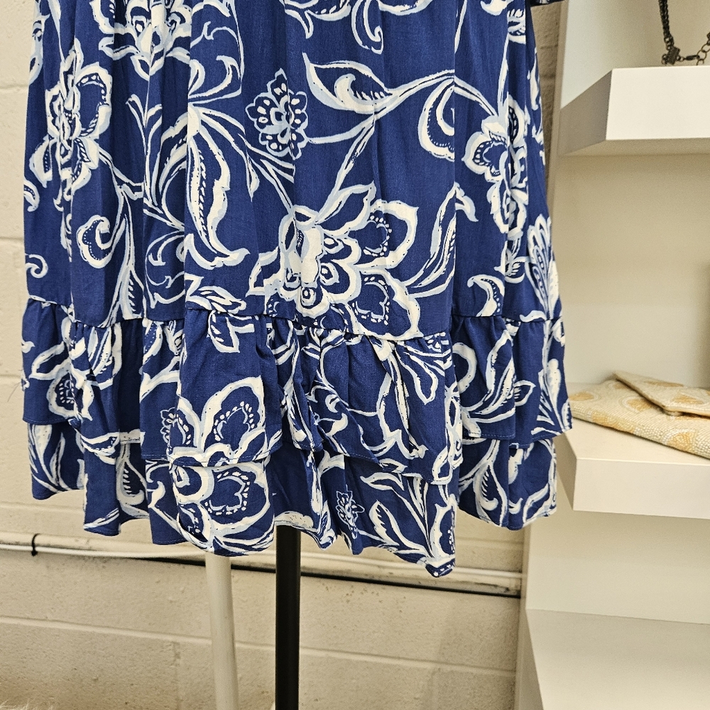 Bell Sleeve Hibiscus Print Dress - Picture 4 of 10